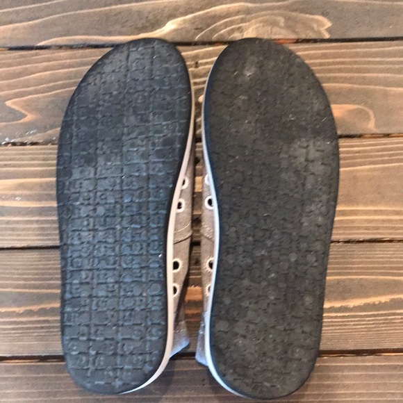Men’s Sanuks - Picture 3 of 5